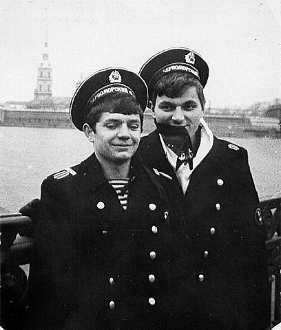В.Усенко и А.Боков, ноябрь 1982 г., дембельские прогулки по Ленинграду.
